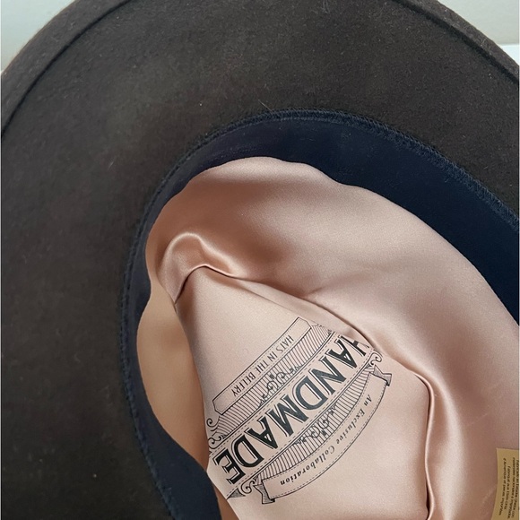 Hats in the Belfry size Large - Picture 6 of 13